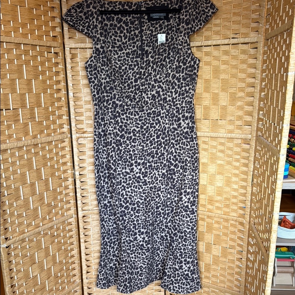 NWT Anthropologie full length sweetheart neckline leopard print dress! Large